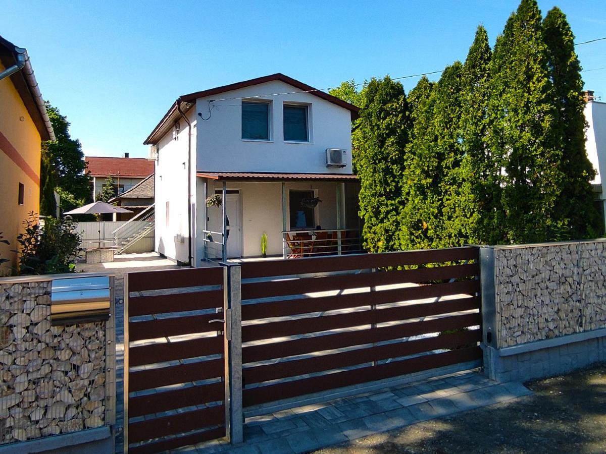 White Stone Apartman Hajduszoboszlo Exterior photo