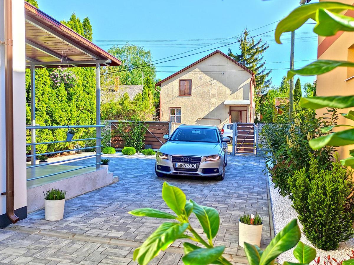 White Stone Apartman Hajduszoboszlo Exterior photo
